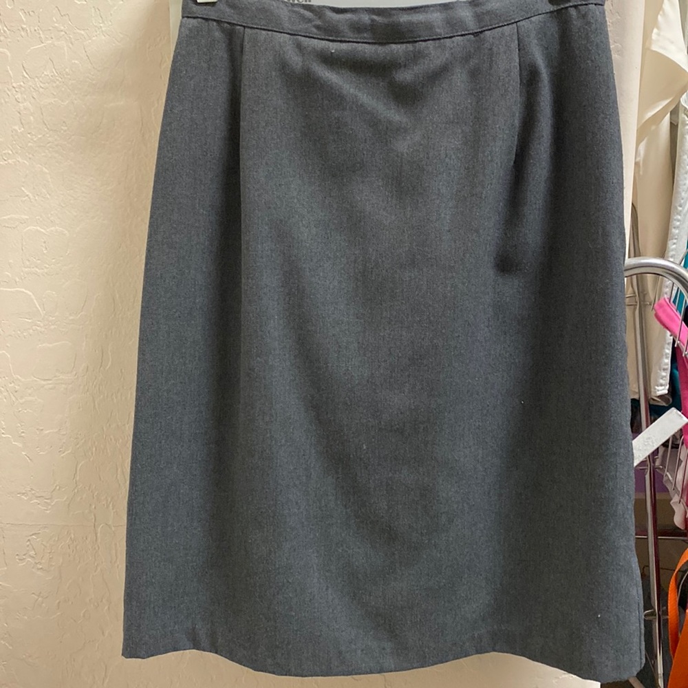 Size 8 gray skirt